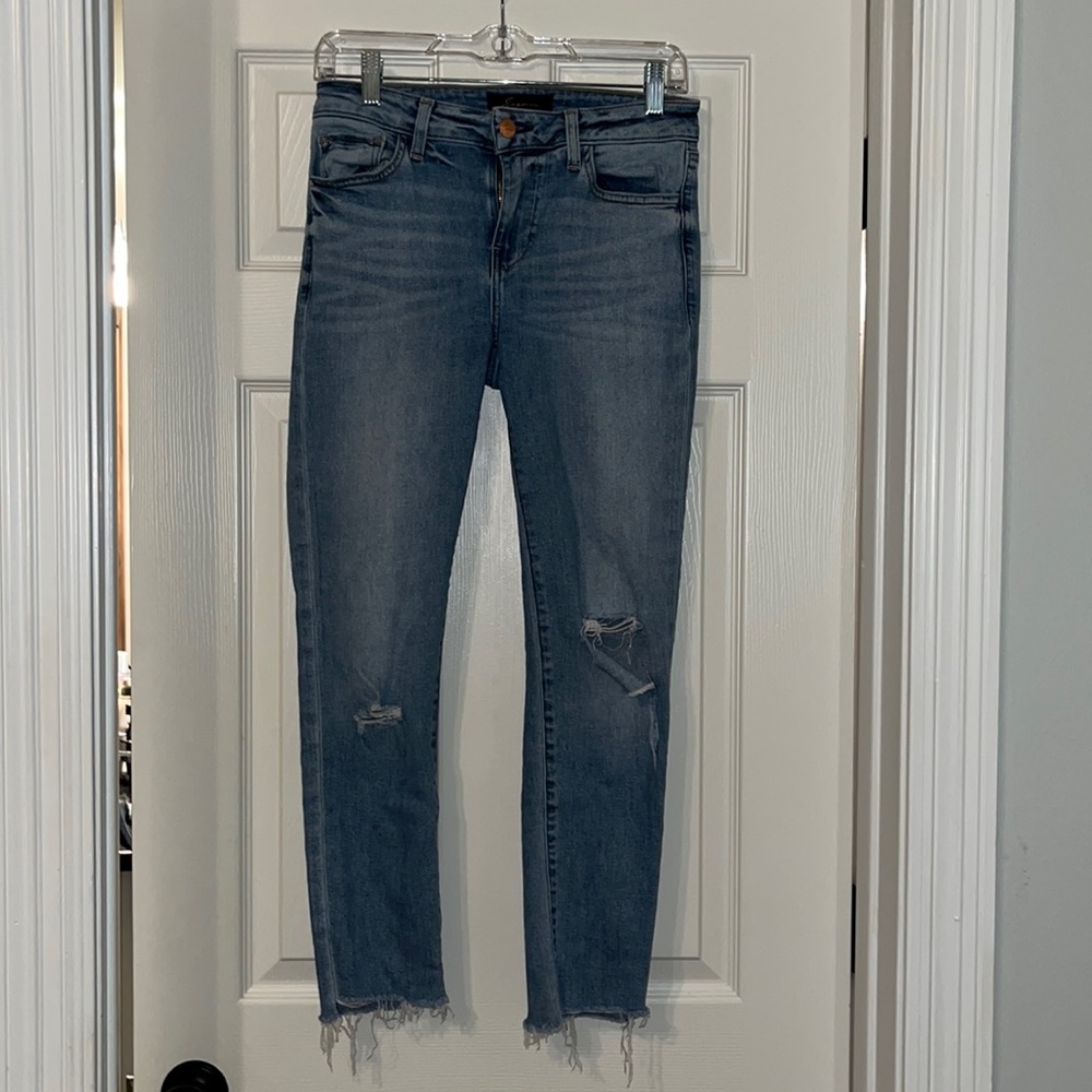 EMG Women’s Mid Rise Light Wash Distressed Skinny Jeans Sz 28‎ Stretch Raw Hem
